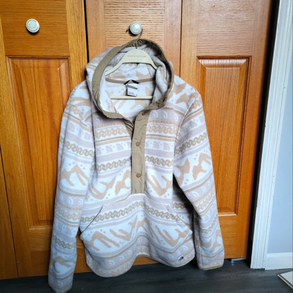 Pullover sweater
